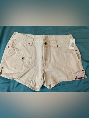 NWT Silver Jeans Light Beige Women's Bermuda Short Sz 4 30 waist